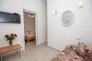 Отель Lowell Hotel Тбилиси Семейный номер-5