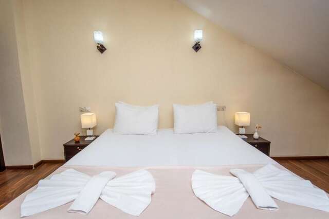 Отель Lowell Hotel Тбилиси-54